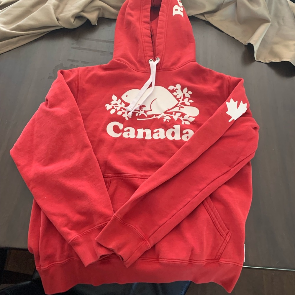 Roots hoodie doesn’t fit me anymore pretty good condition